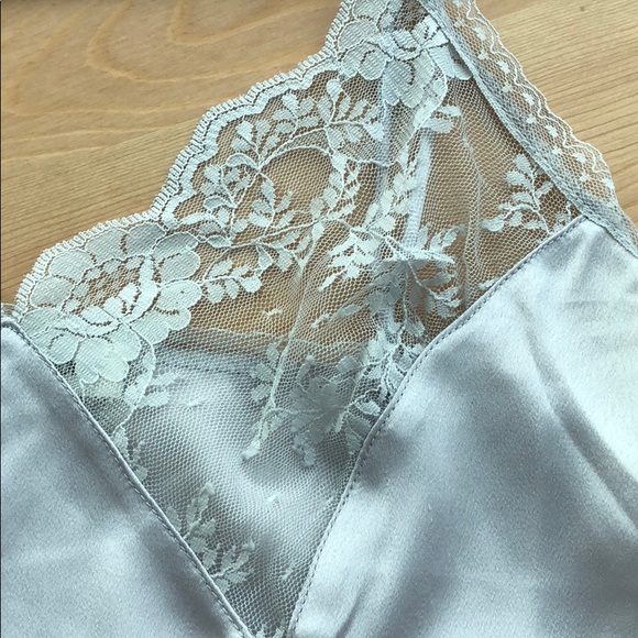 Blouse - Picture 2 of 3